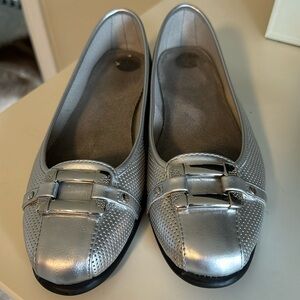 Size 7 Aerosoles ballet flats